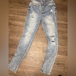 Junior women, small jeans
